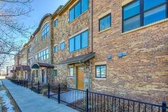 Building Photo - 214 Willow St