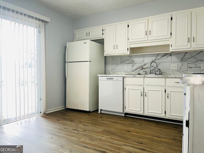 Foto del edificio - 104 Peachtree Ct