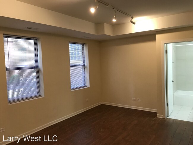 Building Photo - 4747 N Troy St