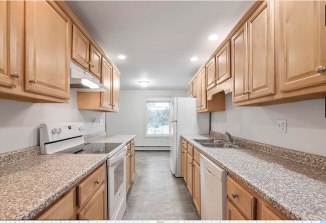 Building Photo - 20 Bow St