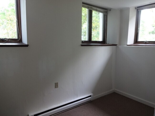 Building Photo - 52 A Rockledge Rd