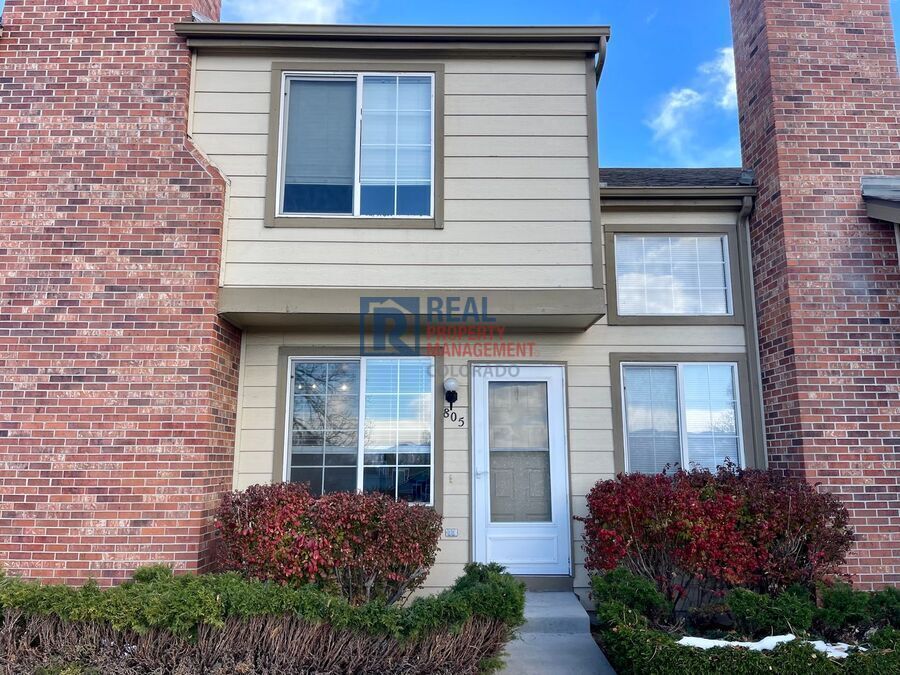 Photo - 805 Summer Dr-