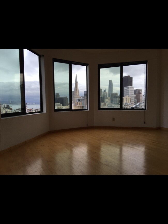 Building Photo - 2 Fallon Pl