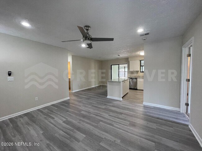 Foto del edificio - 614 Charles Carroll St