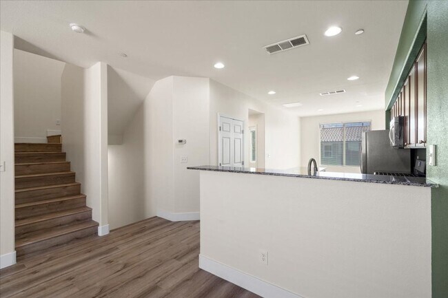 Building Photo - 4563 Townwall St