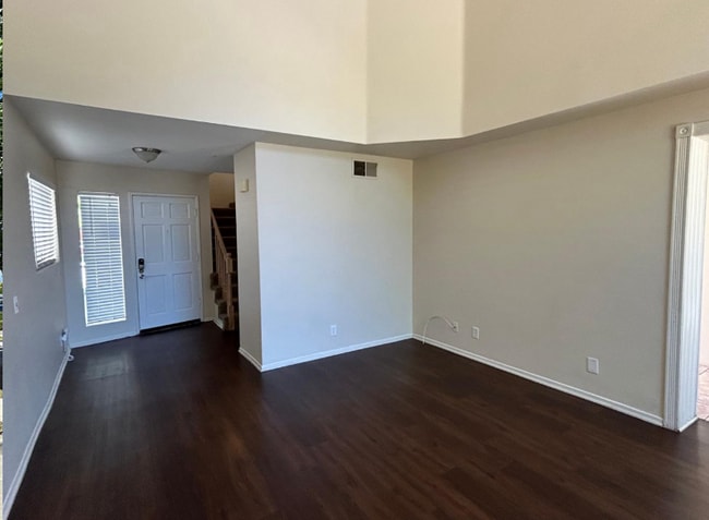Building Photo - 9324 Burnet Ave