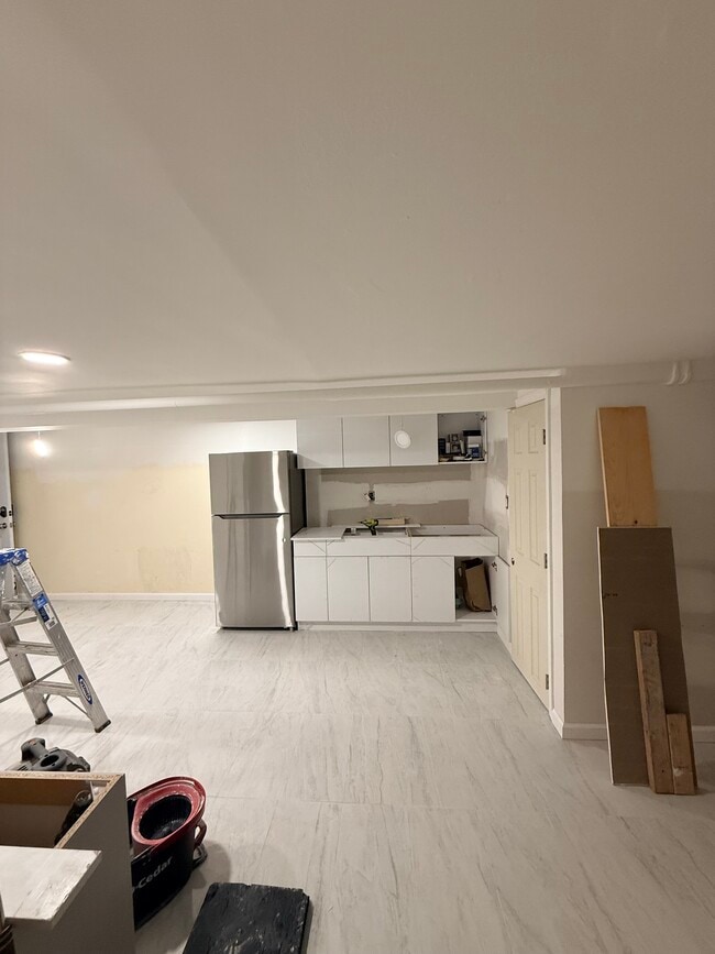 Building Photo - 2068 33rd St