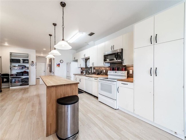 Foto del edificio - 3779 Pecan Acres Dr