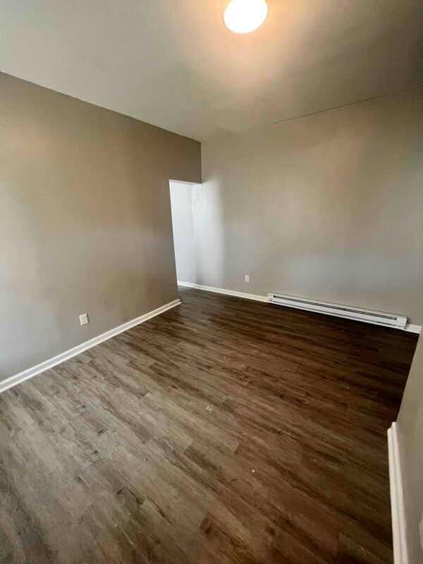 Primary Photo - 305 N Evans St