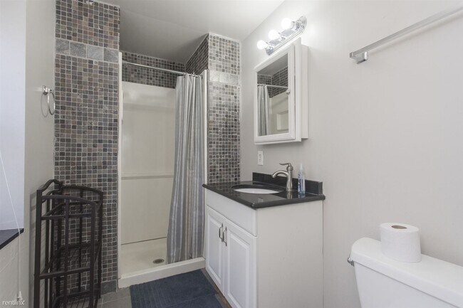 Building Photo - 2 br, 2 bath Duplex - 1843 Cedar St Unit 2