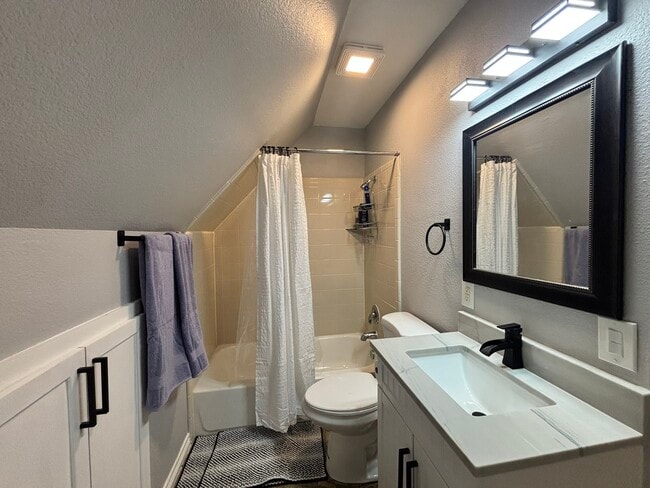 Foto del edificio - 427 Rice Ave