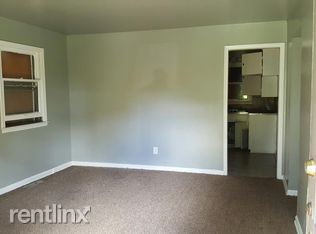 Foto del edificio - 3821 Wellington St