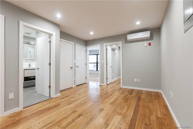 Foto del edificio - 126-15 Jamaica Ave