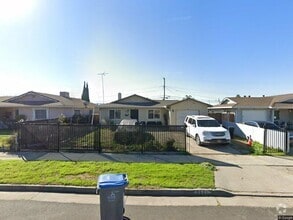 Building Photo - 2621 Sibelius Ave
