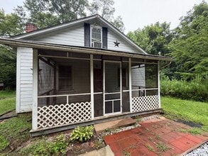 Building Photo - 1608 NC-87