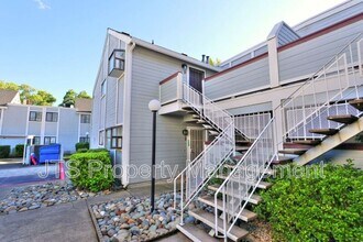 Building Photo - 7417 Auburn Oaks Ct