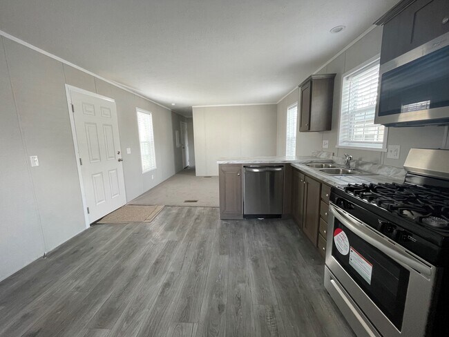 Foto del edificio - 2408 Dogwood St