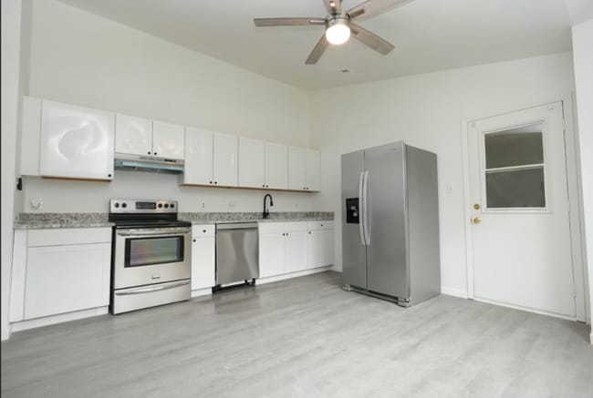 Building Photo - A beautiful house available in Williford