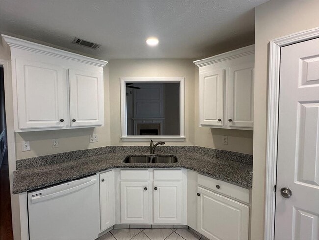 Building Photo - 1025 Winthrope Chase Dr