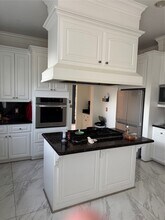 Building Photo - 6015 Ladonia St