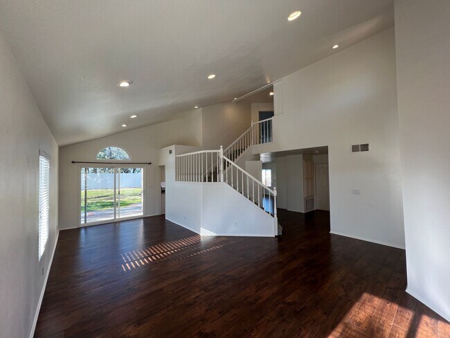 Building Photo - OUTSTANDING HILLTOP TWO STORY 4 BEDROOM 3 ...