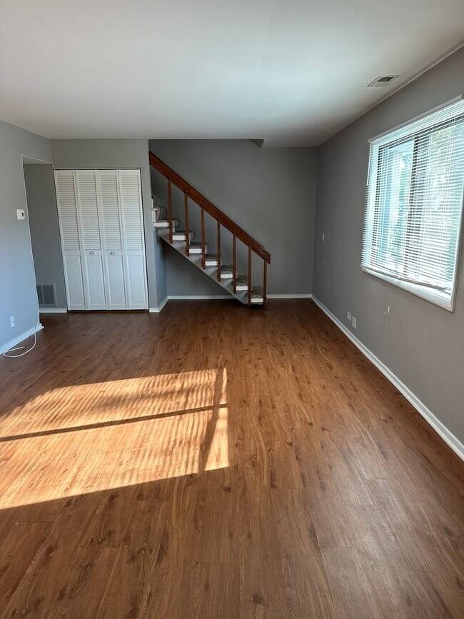 Foto del edificio - 710 Whitesail Dr