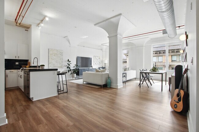 Foto del edificio - 300 NW 8th Ave