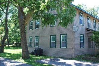 Building Photo - 249 Pine Island Turnpike