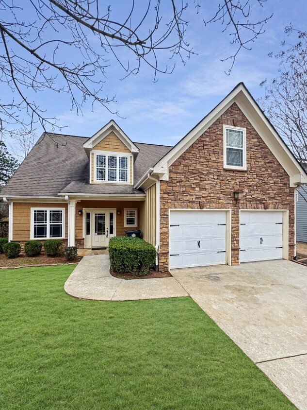 Gorgeous Home Available Immediately in City of Gainesville! - Gorgeous Home Available Immediately in City of Gainesville!