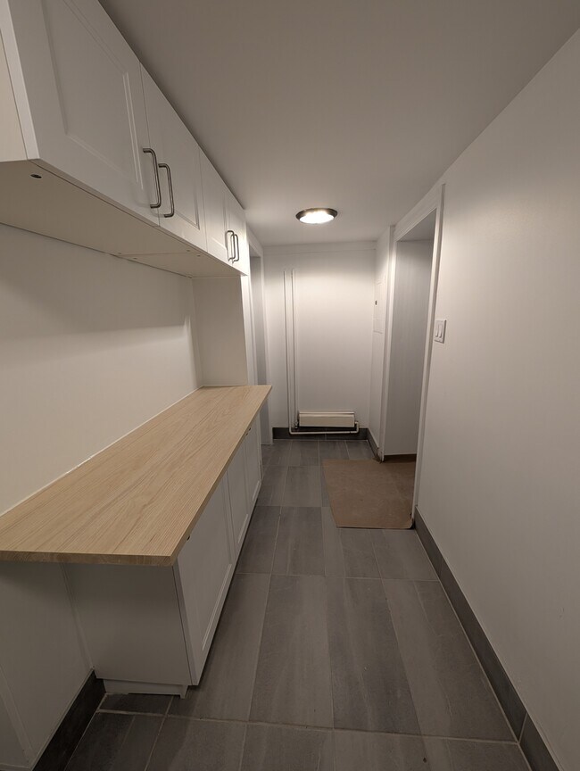 Photo du bâtiment - 324 Laurier Ave E