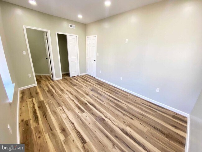 Foto del edificio - 1426 W Rockland St