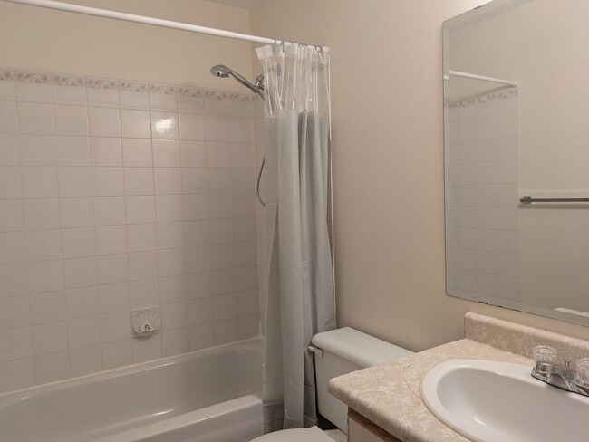 Building Photo - 45669 McIntosh Dr