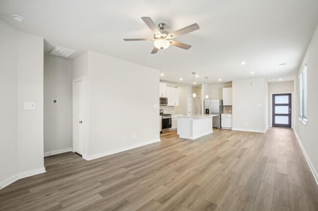 Foto del edificio - 18616 Hillswood Dr