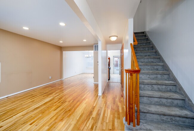 Foto del edificio - 3530 Long Beach Rd