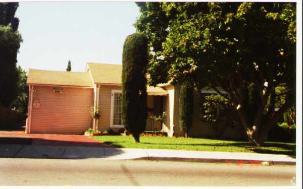 Building Photo - 19625 Meekland Ave