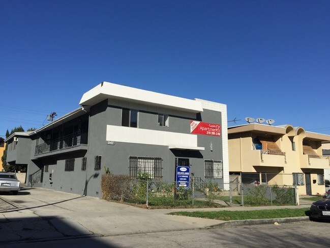 Building Photo - 947 S St Andrews Pl