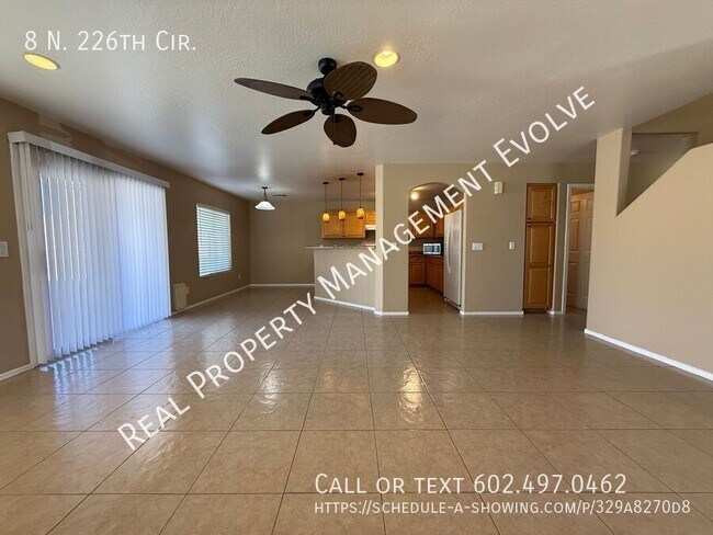 Foto del edificio - 8 N 226th Cir