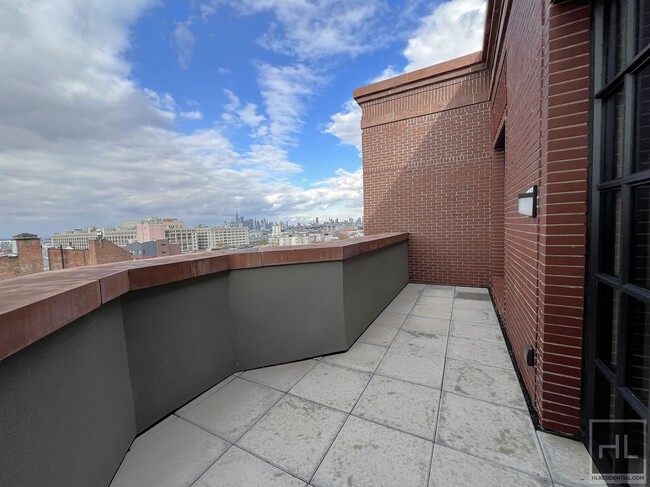 Foto del edificio - Brand New 1 bedroom/1 Bathroom apt w/ priv...