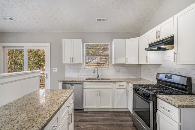 Foto del edificio - 5472 Glen Haven Dr