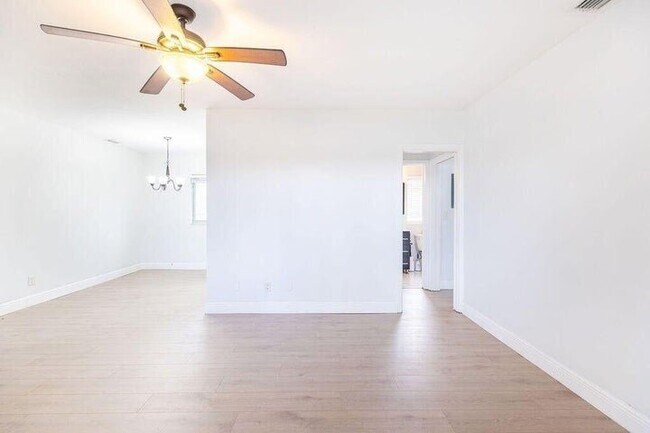 Photo - 426 NE 7th Ave Apartment