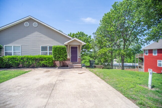 Building Photo - 2459 N Brophy Cir