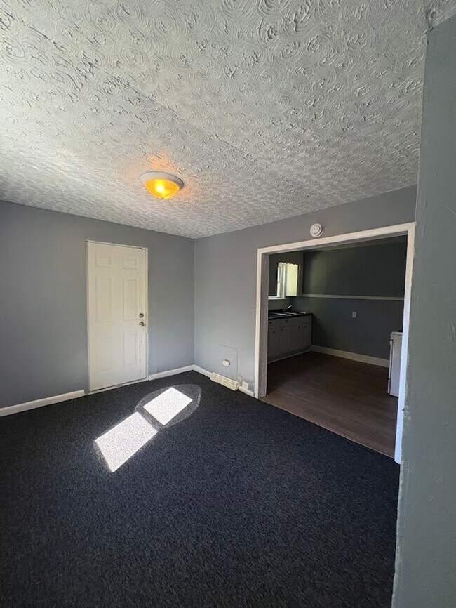 Foto del edificio - Two bedroom one bathroom home for rent