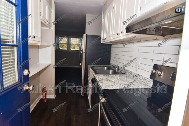 Foto del edificio - 1602 Johns Rd