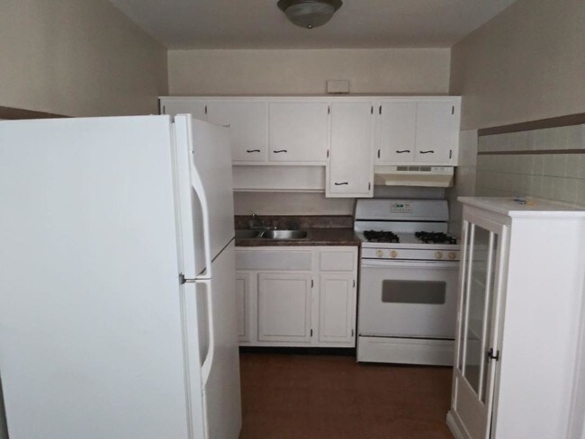 Building Photo - 3529 Glenway Ave