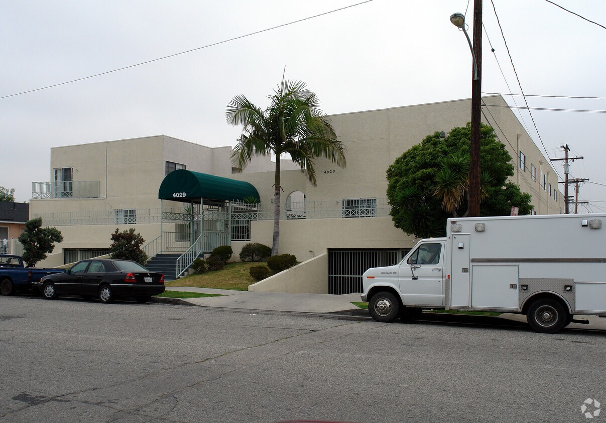 Foto del edificio - 4029 Broadway