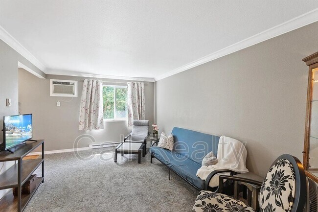 Foto del edificio - 222 N Hutchinson Rd