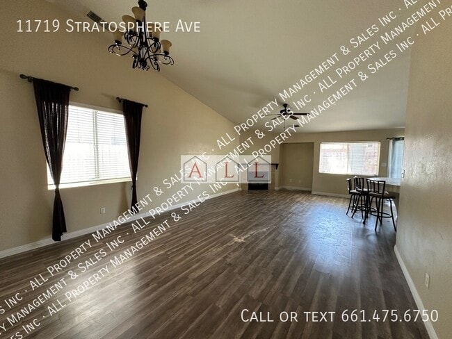 Foto del edificio - 11719 Stratosphere Ave