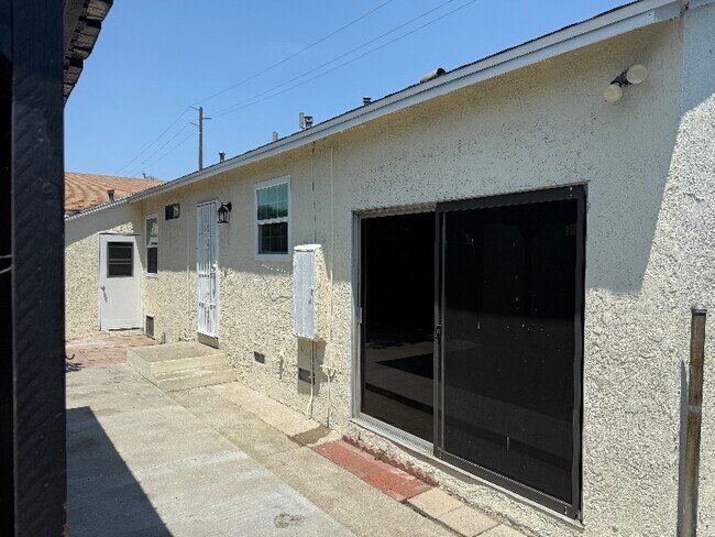 Foto del edificio - 9936 Rosecrans Ave