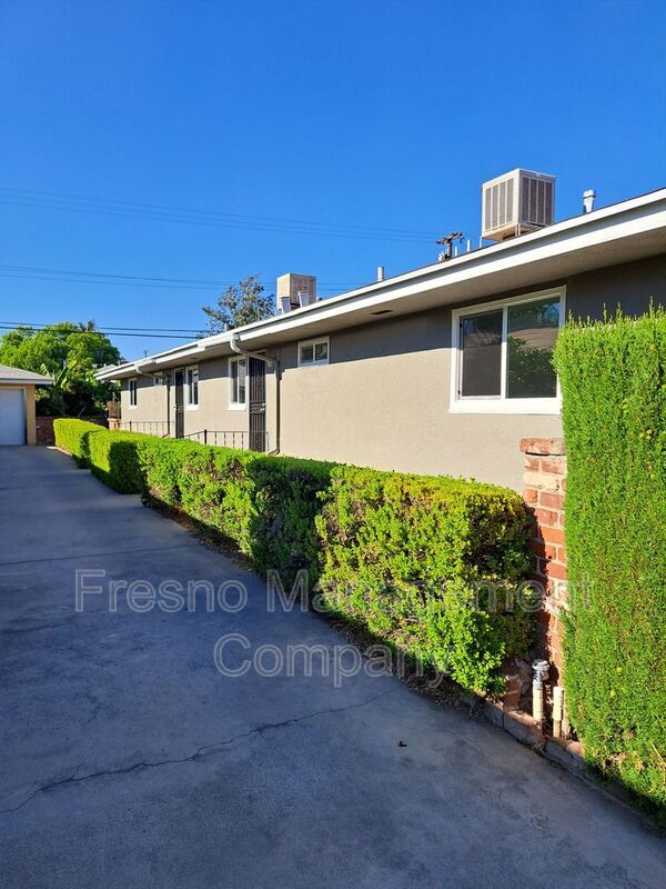 Foto del edificio - 3051 E Clinton Ave