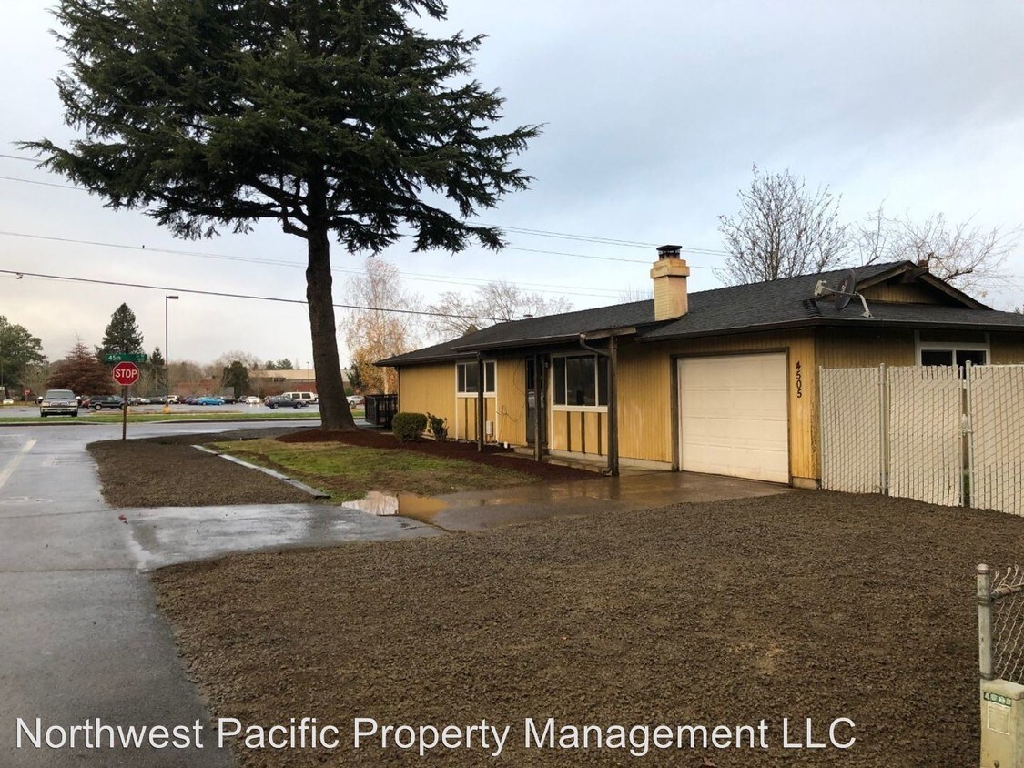 Foto principal - 4505 Herrin Rd NE